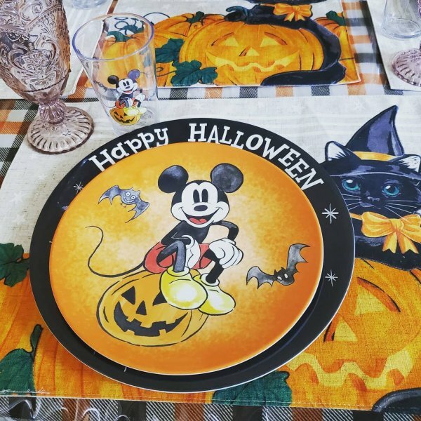 Disney Pottery Barn Mickey Mouse Plate Halloween holiday Party gift SET 4 n