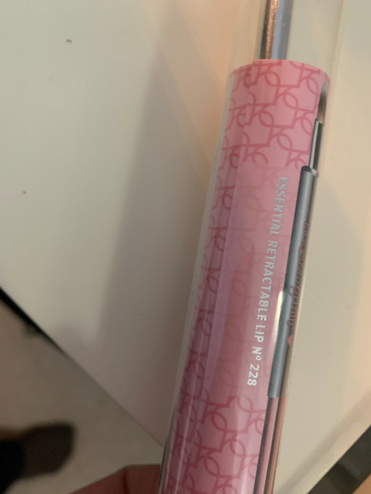 IT Cosmetics retractable lip brush sealed well made beauty balm cosmetic face k