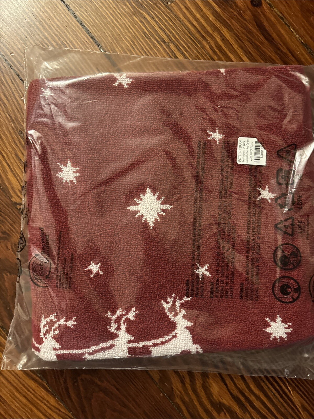 Pottery barn holiday towel hand kitchen bath Rudolph Santa Deer Sled party gift