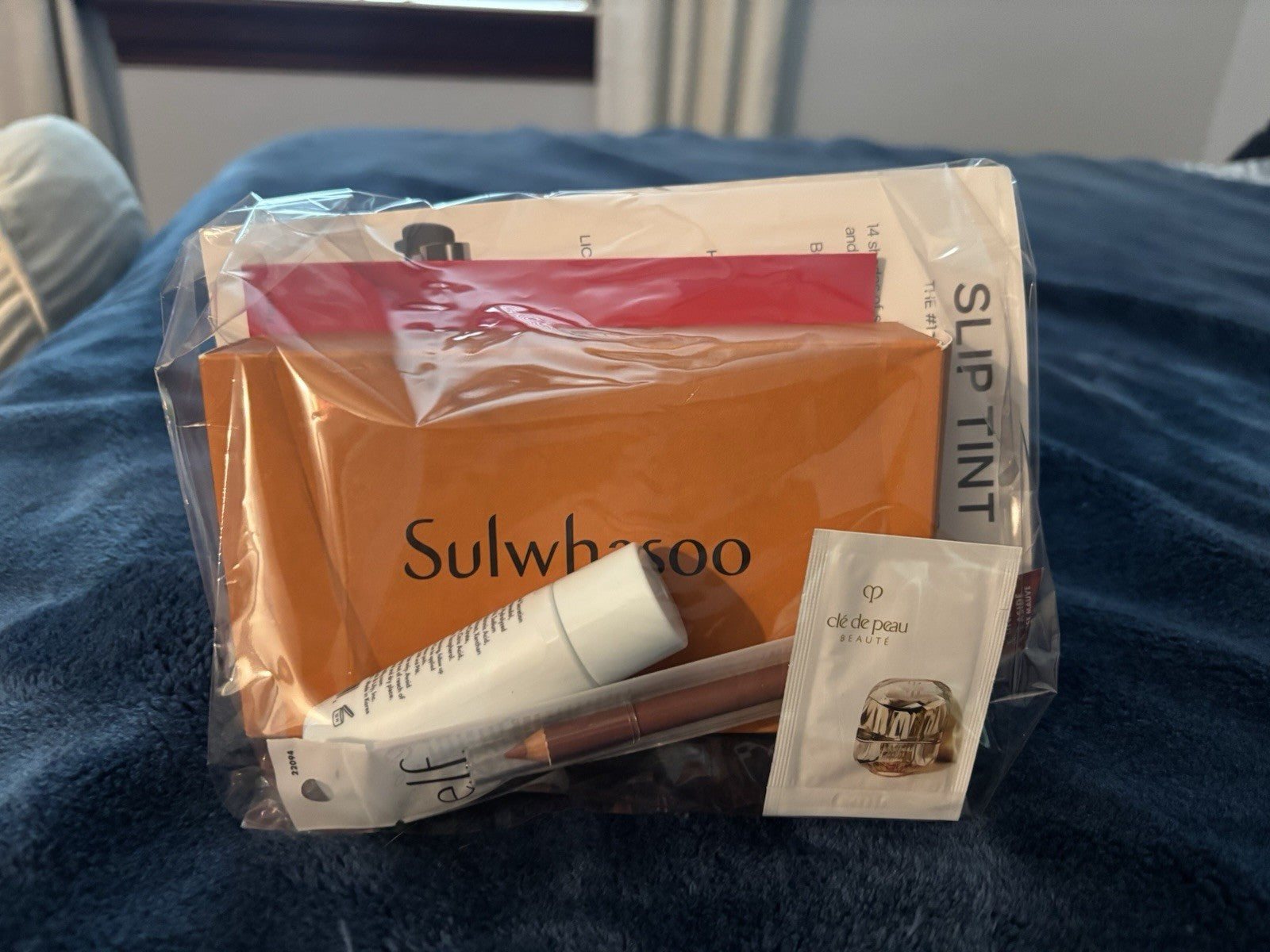Sulwhasoo Valentino beauty holiday Travel gift ?? Set makeup girl wedding  p