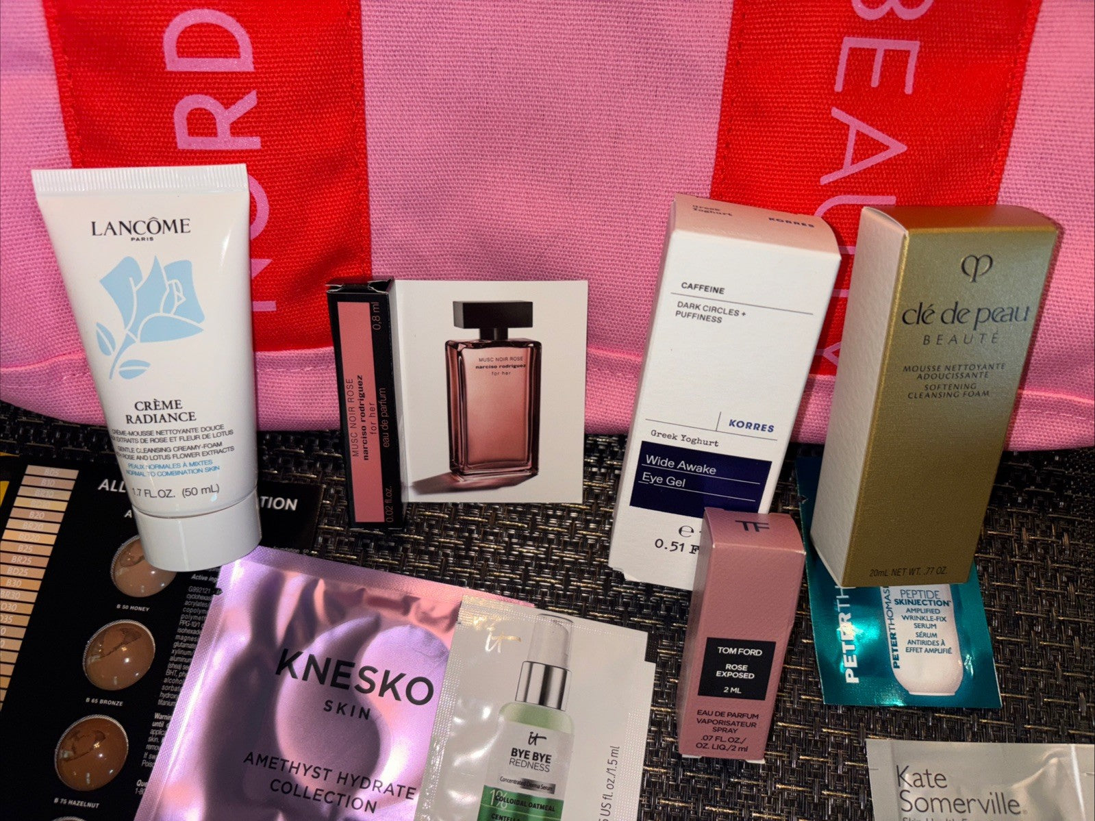 Armani La Mer Valentino Tom Ford beauty bag holiday gift Set Travel ?? $299p