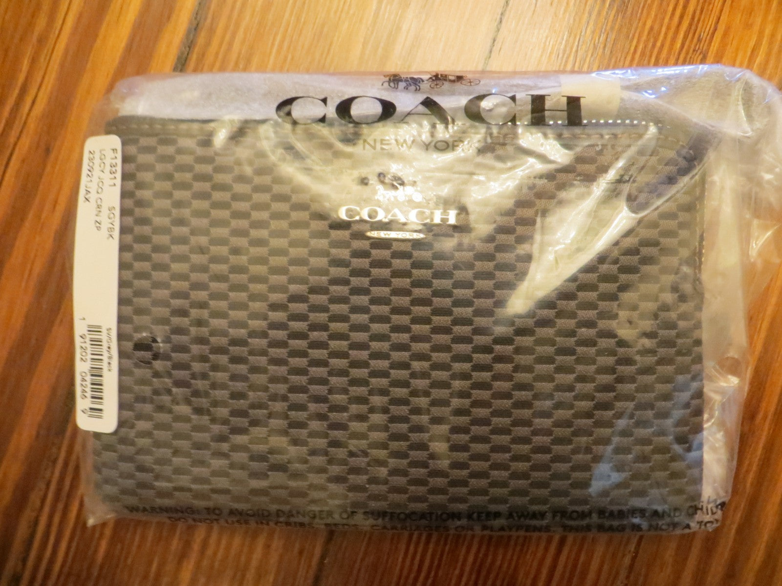 Coach holiday Disney ZIP WRISTLET school girl phone case cell wallet purse .