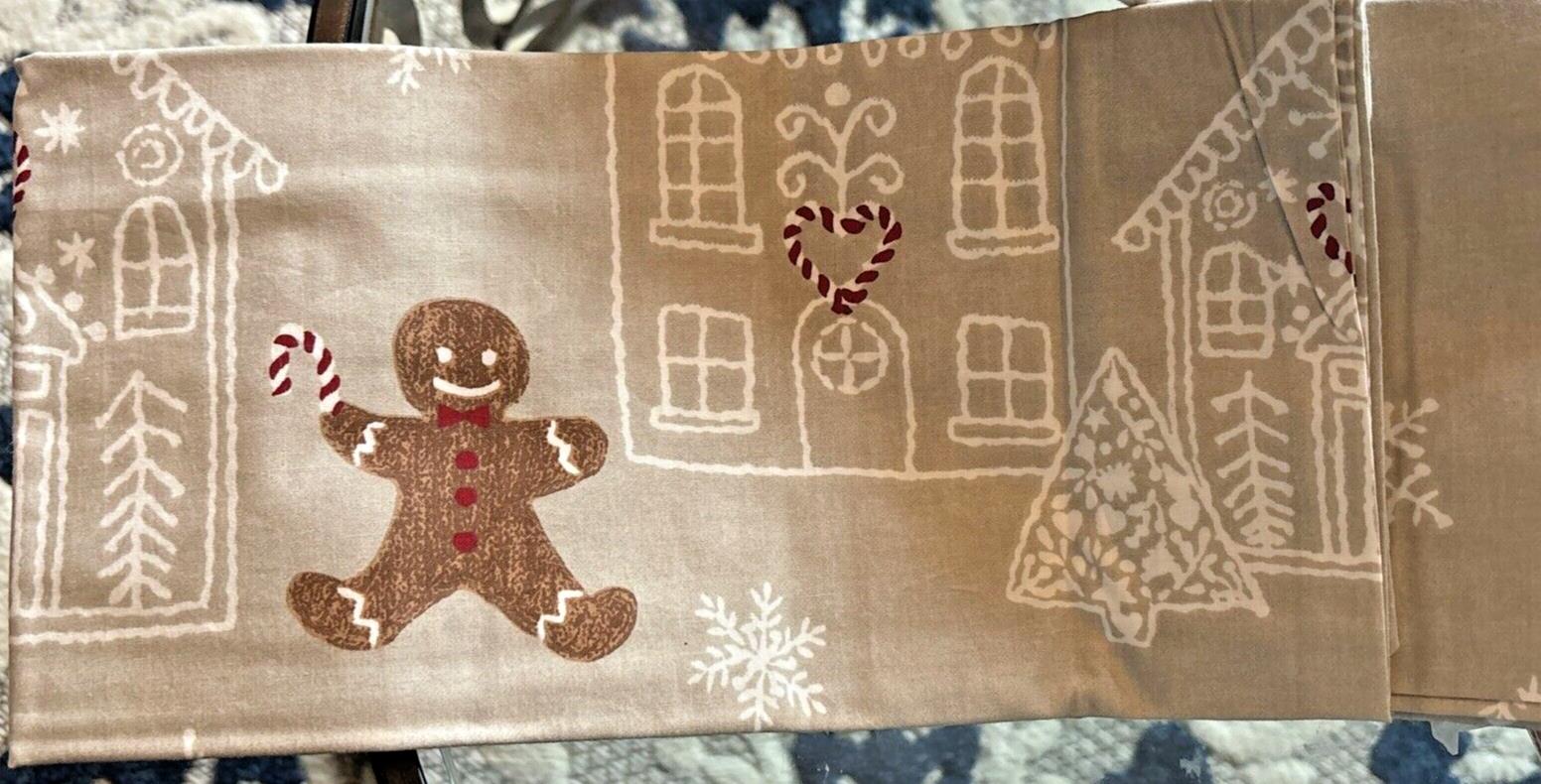 Pottery Barn Disney Holiday Gingerbread Christmas Pillowcase SET 2 kid ?? z
