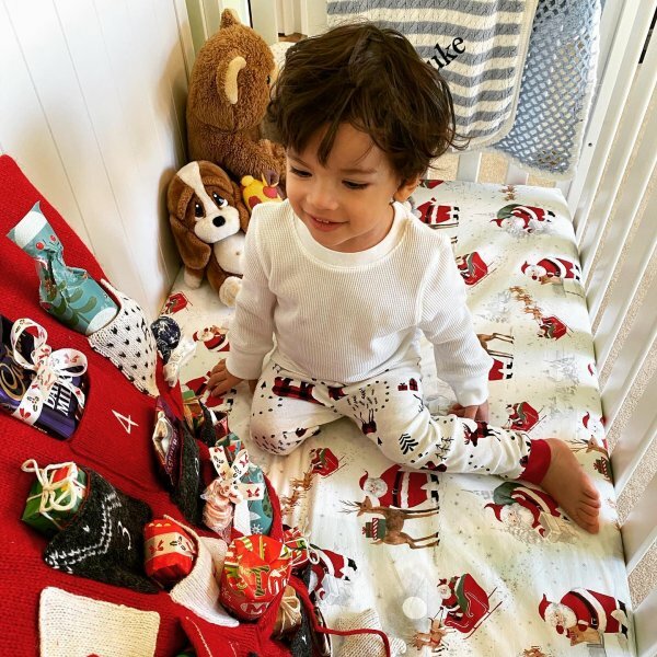 Pottery Barn Disney CRIB TODDLER bed SHEET holiday Winter gift Christmas Santa "