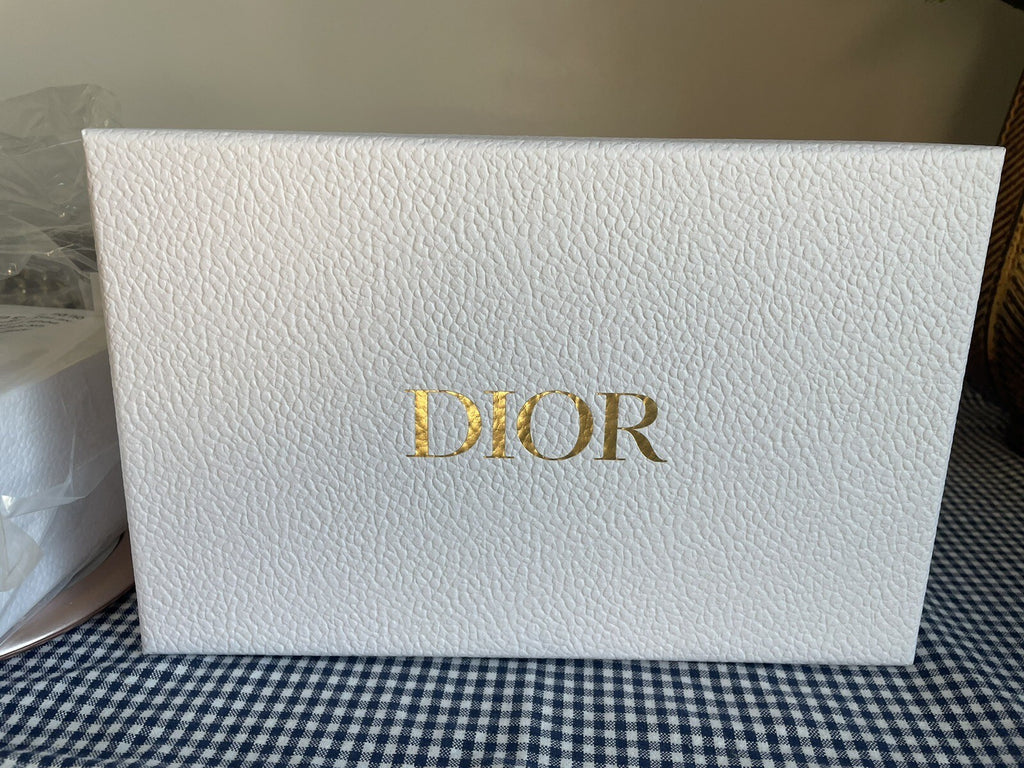 DIOR VIP Gift Brush Set pouch Disney birthday Holiday girl party travel ??  ]