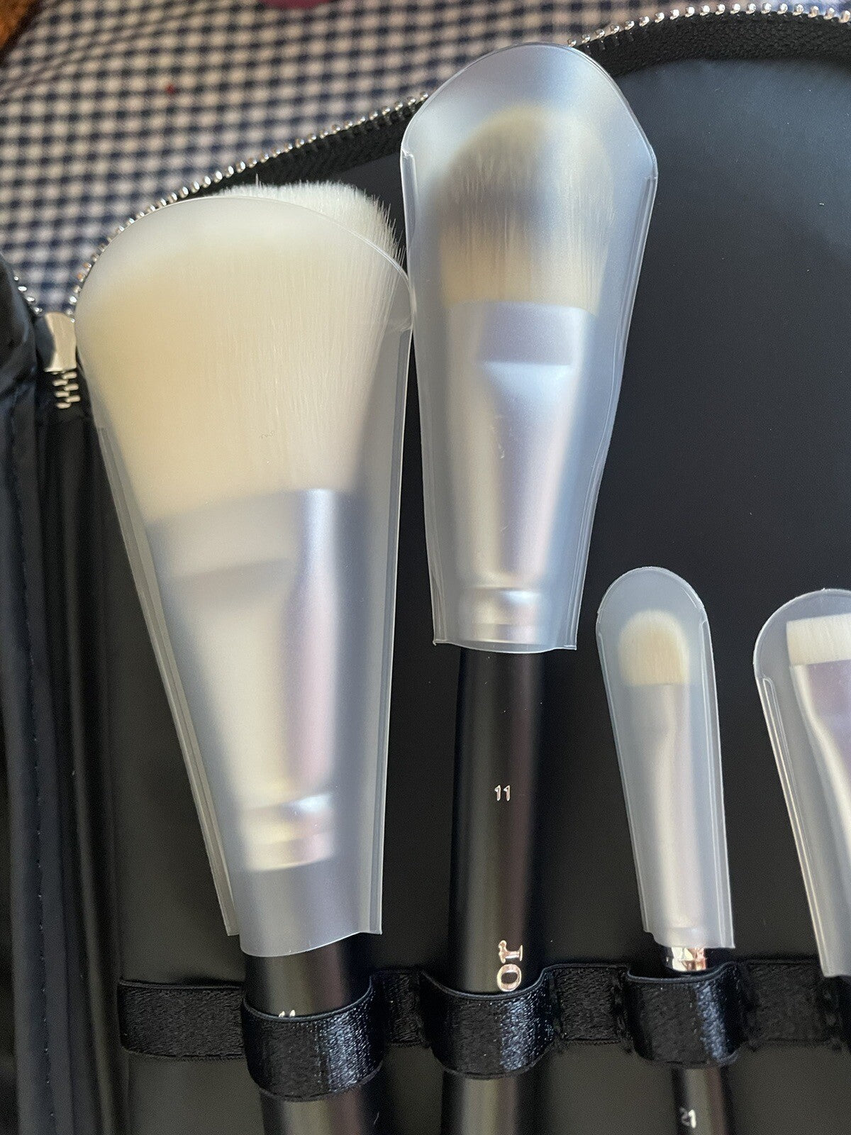 DIOR VIP Gift Brush Set pouch Disney birthday Holiday girl party travel ??  ]