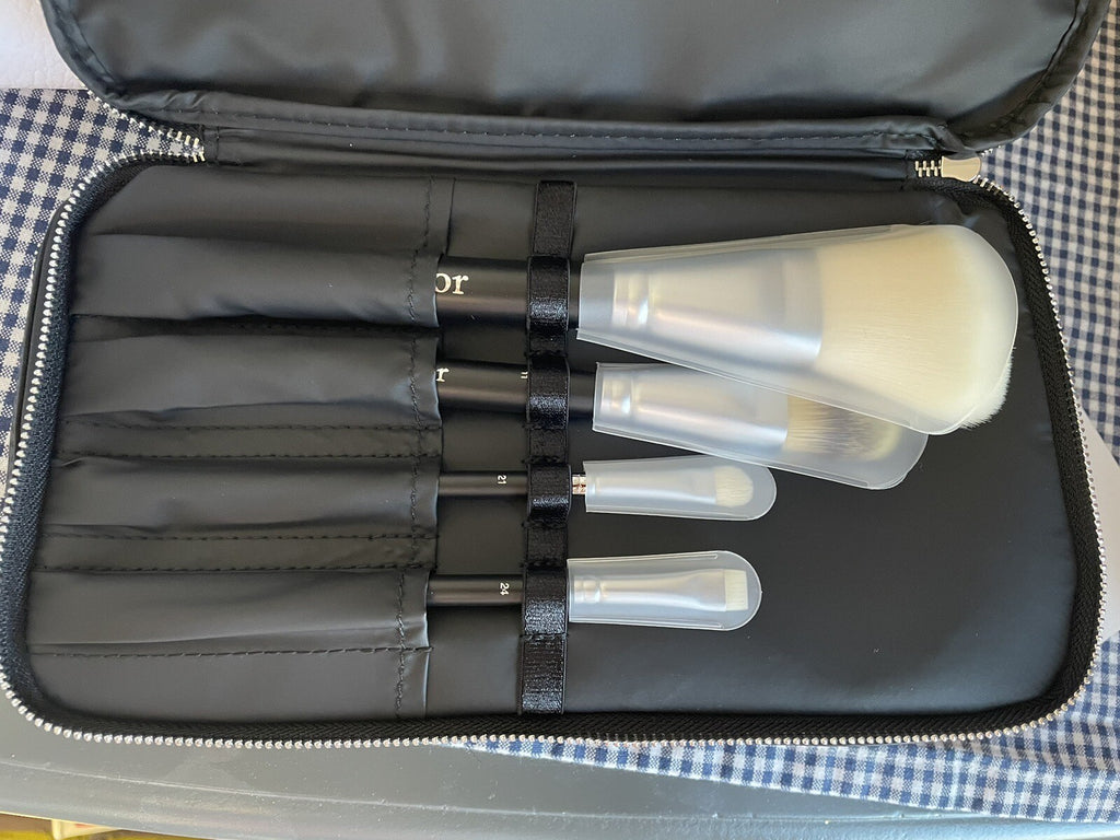 DIOR VIP Gift Brush Set pouch Disney birthday Holiday girl party travel ??  ]