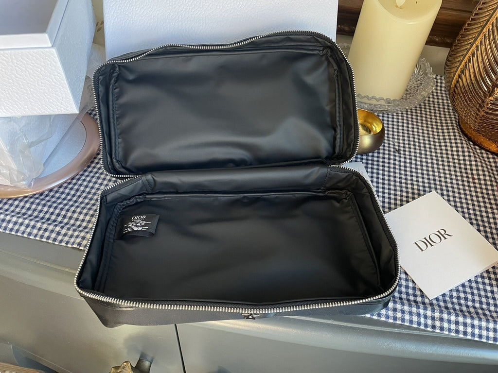 DIOR VIP Gift Brush Set pouch Disney birthday Holiday girl party travel ??  ]